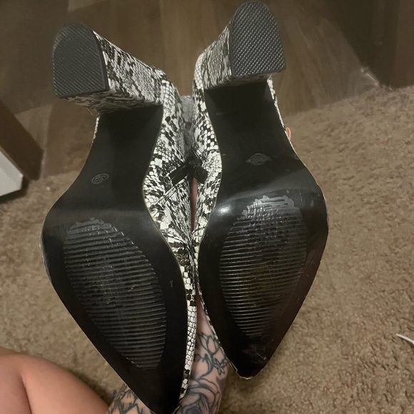 Booties - Picture 3 of 4